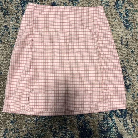 Brandy Melville Pink Plaid Mini Skirt - Picture 2 of 3